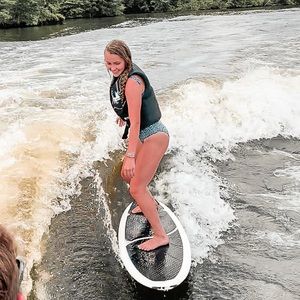 Meet your Posher, Abby